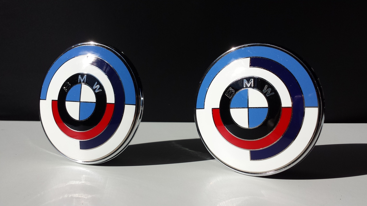 Юбилейный значок бмв. BMW Motorsport 50. BMW Motorsport 50 logo. Значок BMW Motorsport Roundel. BMW Motorsport 70s.